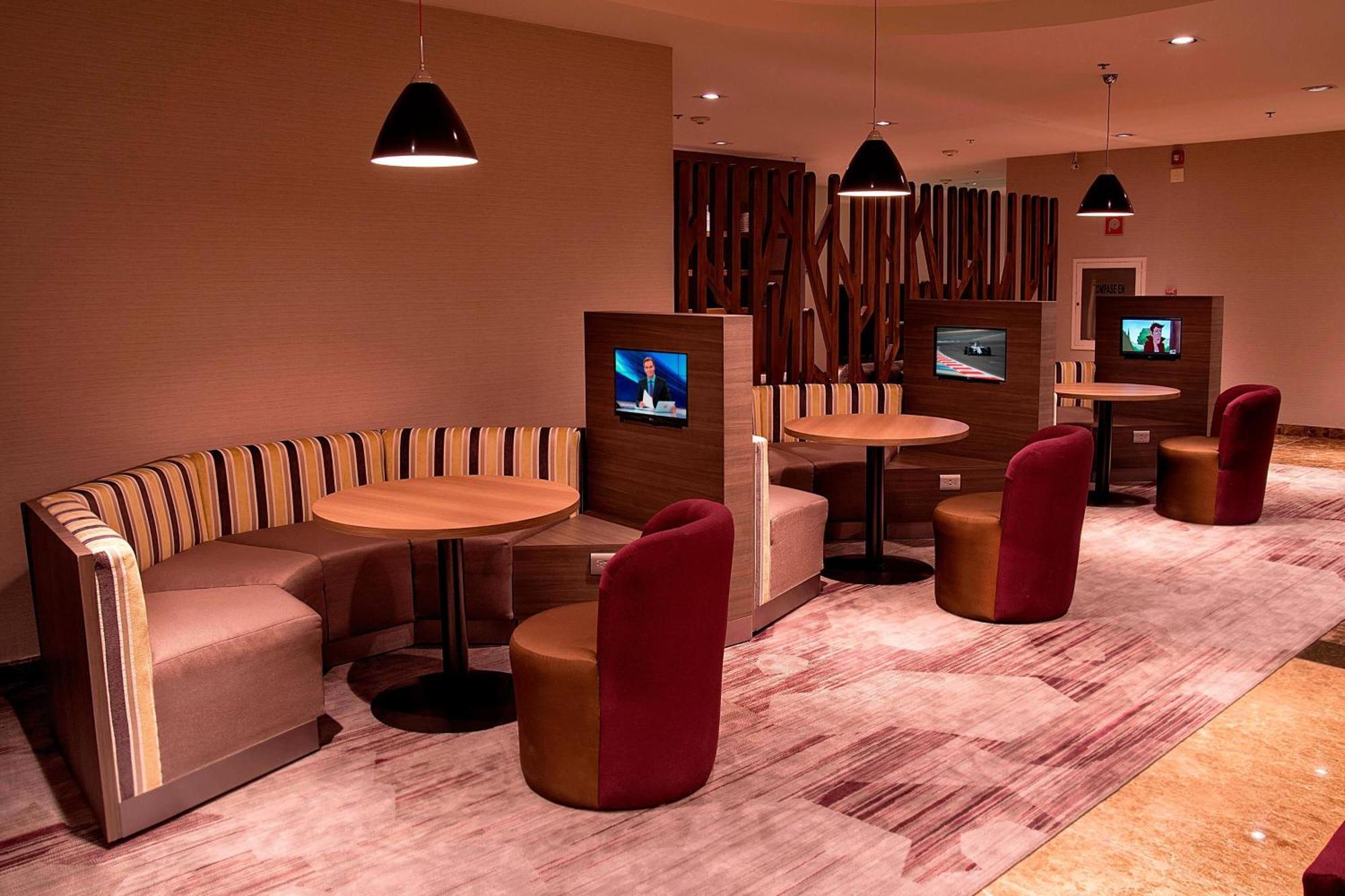 Courtyard By Marriott Mexico City Revolucion Exterior photo